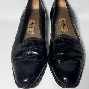 AMALFI Toula size 9.5 crocodile patent loafers
